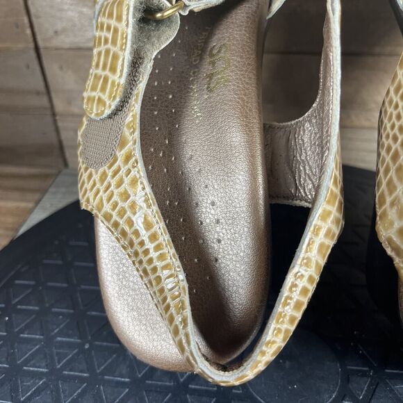 SAS Women's Size 8M Slingback Patent Leather Gold Block Low Heel Sandals Shoes - Picture 6 of 10